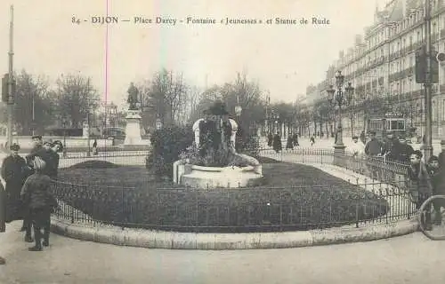 France Dijon Place Darcy Fontaine "Jeuneses" et Statue de Rude