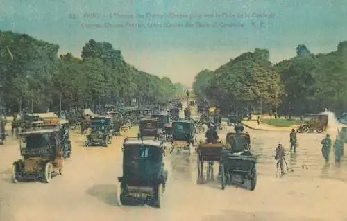 France Paris Avenue des Champs-Elysees vers la Place de Concorde