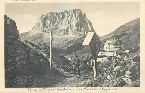 Italy Alpi Dolomitiche Ospizio del Siago di Gardena Monte Pass Long