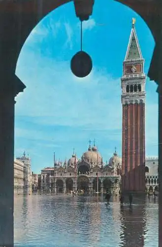 Postcard Italy > Veneto > Venezia (Venice) San Marco square 1976