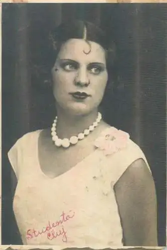 Postcard family social history student at Cluj pearls woman coiffure Romania