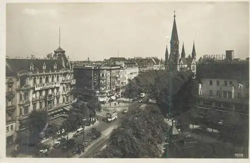 Germany Berlin Kurfurstendamm Ecke Joachimsthaler Strasse