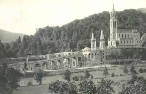 France Lourdes La Basilique & le Calvaire