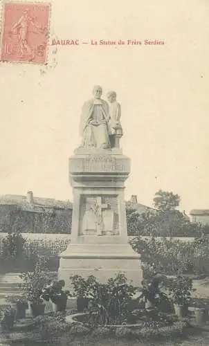 France Laurac Statue du Frere Serdieu