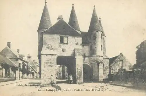 France Longpont Porte fortifiee de l'Abbaye