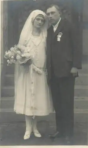 Marriage souvenir real photography bride and her father memory photo