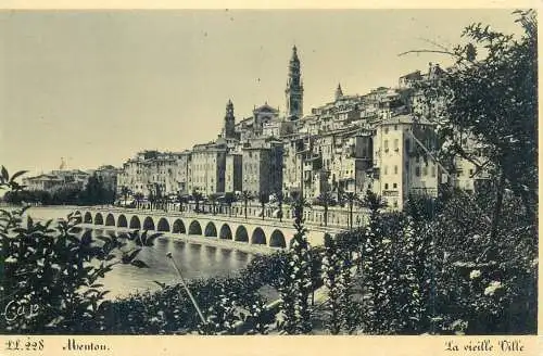 Postcard France Menton la vieille ville
