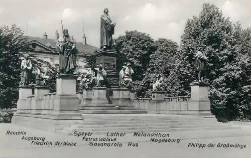 Postcard Germany Worms a Rhein Lutherdenkmal