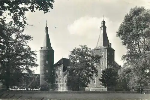 Postcard Netherlands  Hoensbroek Castle