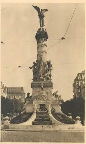 Postcard France Marne > Reims la fontaine Sube
