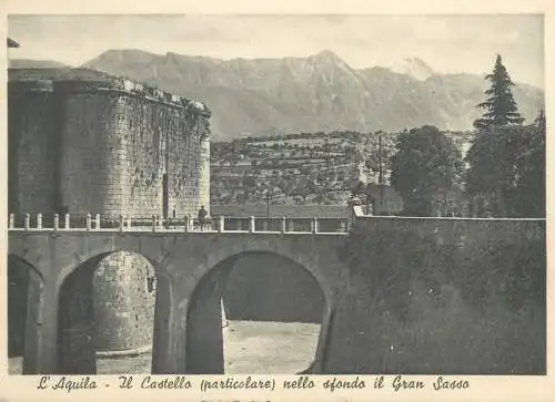 Postcard Italy L'Aquila il castello