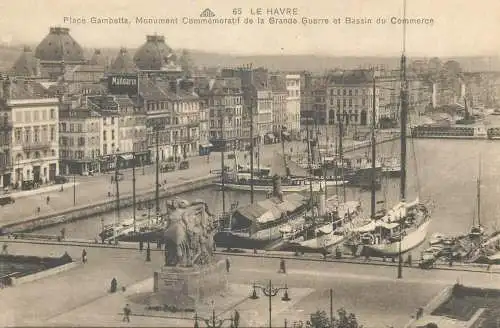 France Le Havre Place Gambetta Monument Commemoratif de la Grande Guerre et Bassin du Commerce
