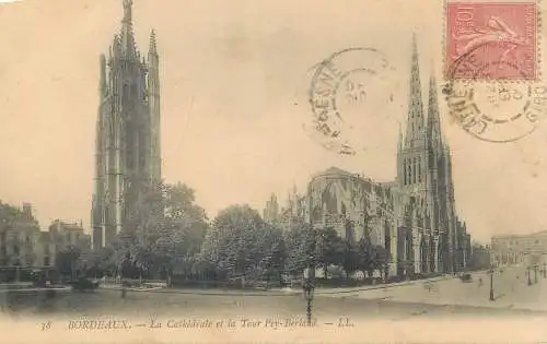 France Bordeaux La Cathedrale et la Tour Pey-Berland