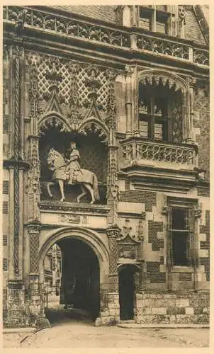 Postcard France Loir et Cher > Blois Aile Louis XII le portail