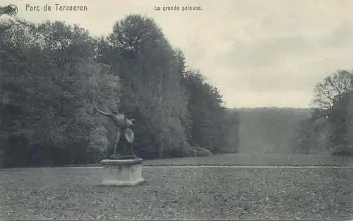 Belgium Tervueren park la grande pelouse statue monument