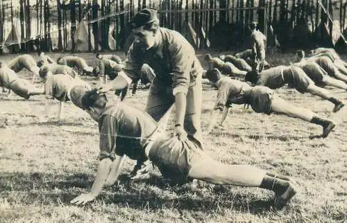 Armee Belge Gymnastique en plein air