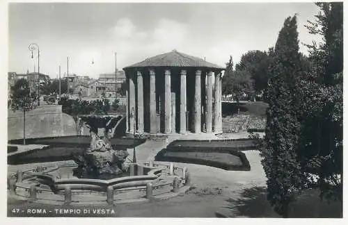 Italia Roma (Rome) cartolina postale vera fotografia E. Verdesi 1930`s Tempio di Vesta
