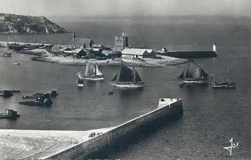 Postcard France Bretagne Camaret Finistere 1957