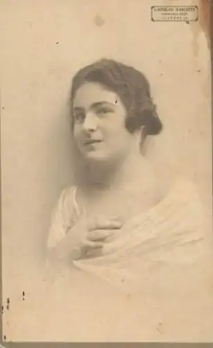 Romania Lugoj elegant beautiful woman Ladislau Naschitz studio photo