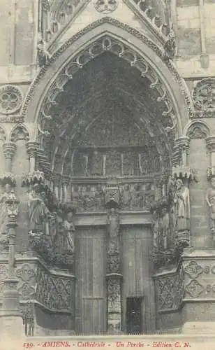 France Amiens Cathedrale une porche detail
