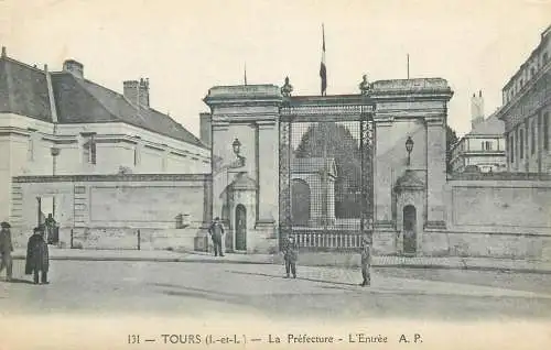 France Tours La Prefecture l'entree