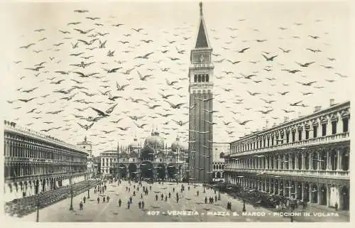 Postcard Italy Veneto > Venezia (Venice) Plazza San Marco