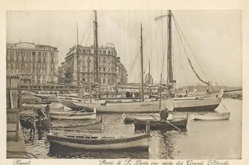 Postcard Italy Naples Napoli porto di S Lucia con vista dei GRandi Altherghi