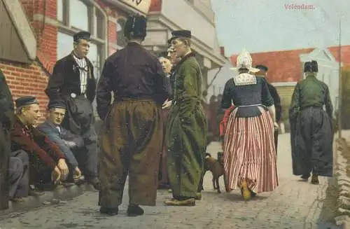 Postcard Netherlands Volendam traditional costume