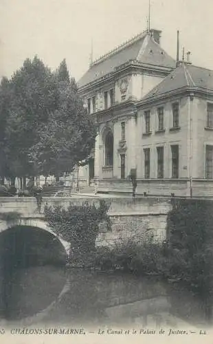Postcard France Chalons sur Marne le Canal et la Palais de Justice