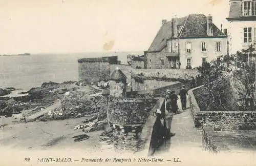 Postcard France Saint Malo promenade des Remparts a Notre Dame