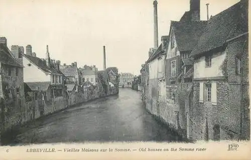Postcard France Abbeville vieilles maisons sur la Somme
