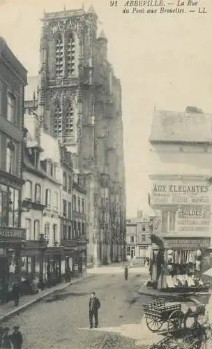 Postcard France Abbeville la rue du Pont aux Brouettes
