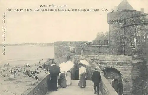 Postcard France Cote d'Emeraude Saint Malo la plage