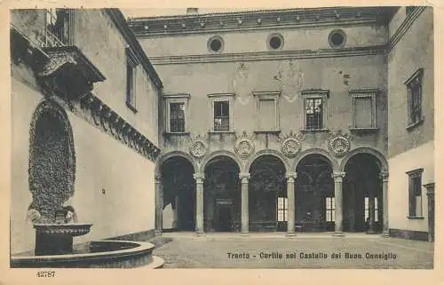 Postcard Italy Trento cortile nel Castello del Buon Consiglio