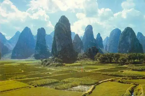 China Guilin Beautiful Kweilin scenic postcard needle like peaks