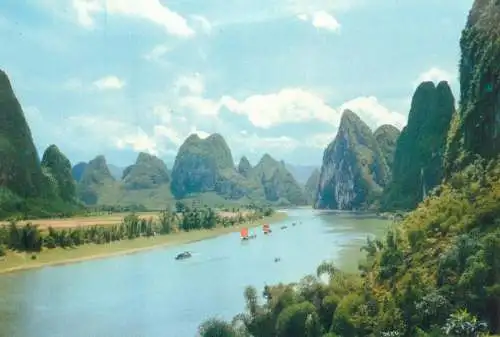 China Guilin Beautiful Kweilin scenic postcard Likiang river