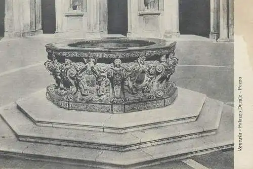 Italy Venezia Palazzo Ducale Pozzo