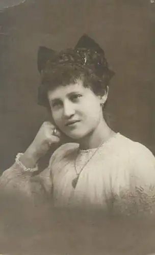 Fancy woman portrait 1921