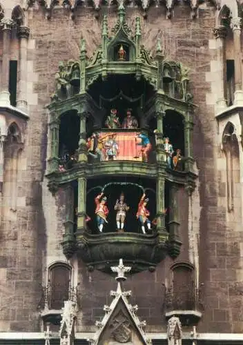 Germany Munchen Glockenspiel am Rathausturm