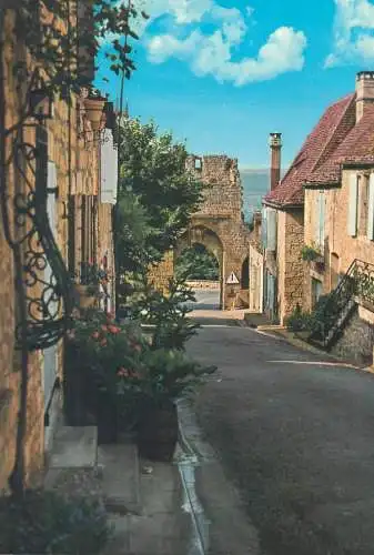 France Domme Dordogne Le Village fleuri