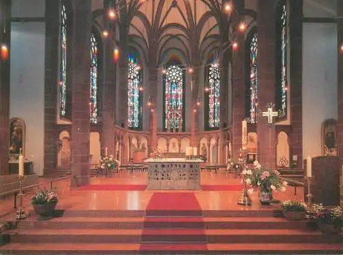 Postcard Germany Wiesbaden Altarraum der Stadtpfarrkirche