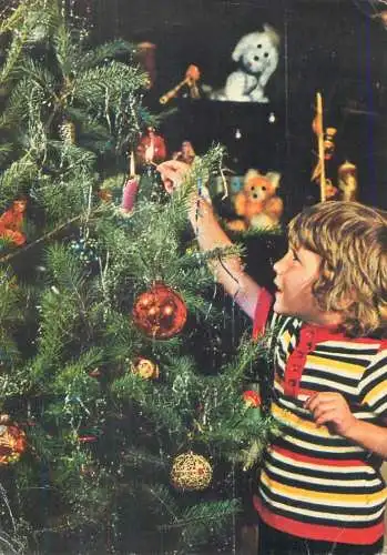 Postcard greetings card Christmas and New Year Romania 1976 girl lighting candle joy