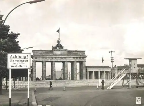 Postcard Germany Berlin Brandenburger Door