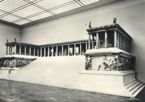 Postcard Germany Berlin museum