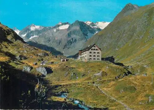 Austria Tirol Stubai Dresdner Hutte mit Schaufelspitze