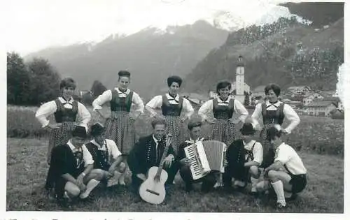 Postcard Austria traditional costume musicians