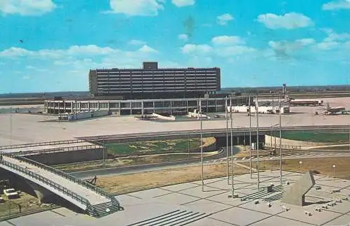 Postcard Canada > Ontario > Toronto international airport 1974