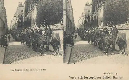 France cpa stereographique militaire Dragons lanciers attendant la defile