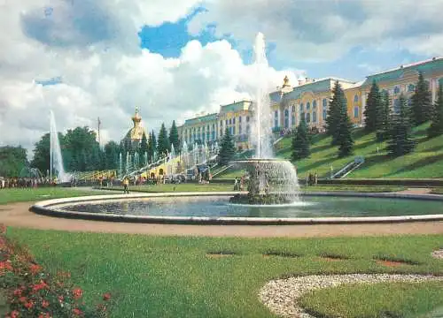 Peterhof (Petrodvorets), St. Petersburg, Russia palace and fountain