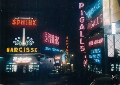 France Paris Place Pigalle vue de nuit